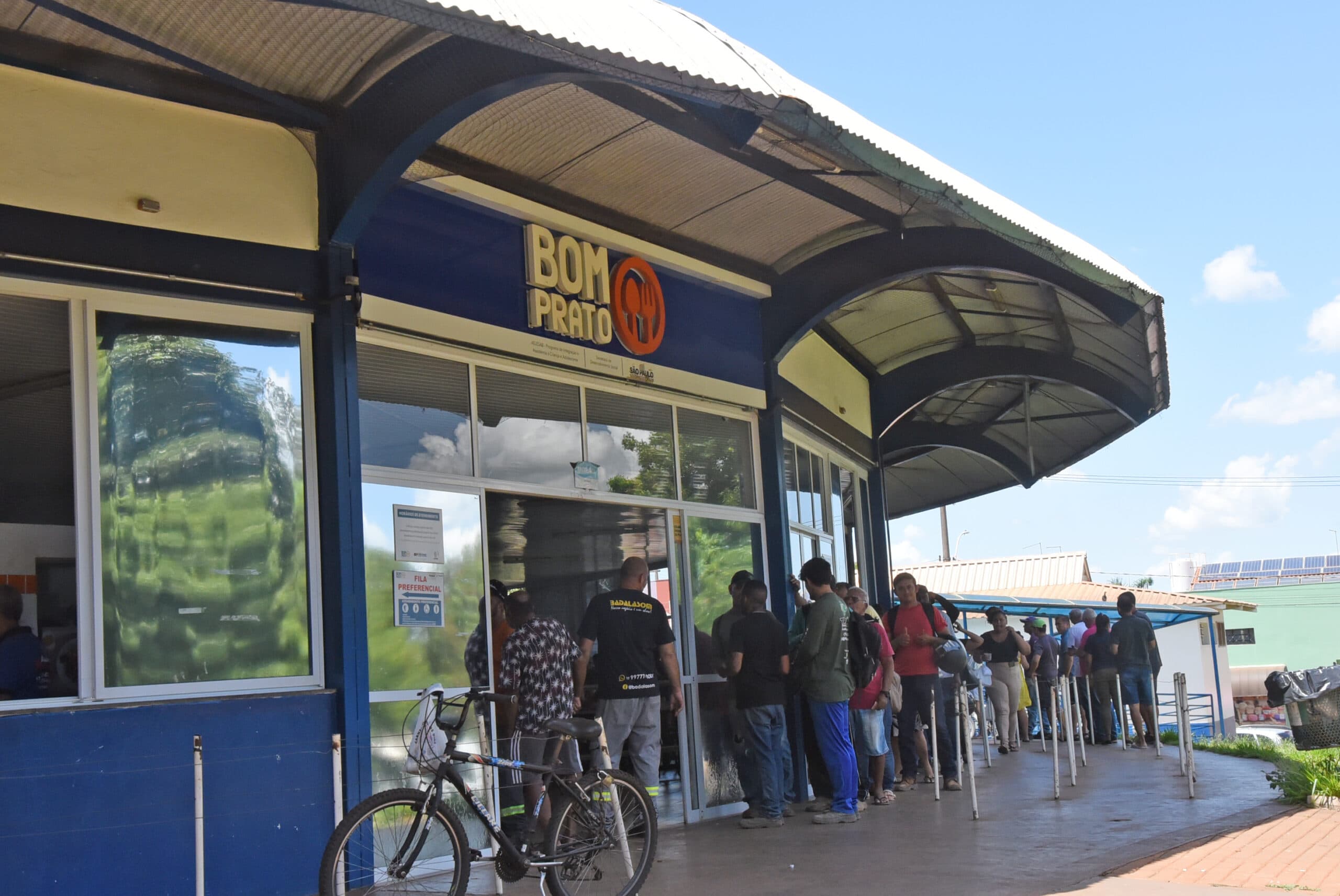 Bom Prato terá almoço julino especial nesta sexta