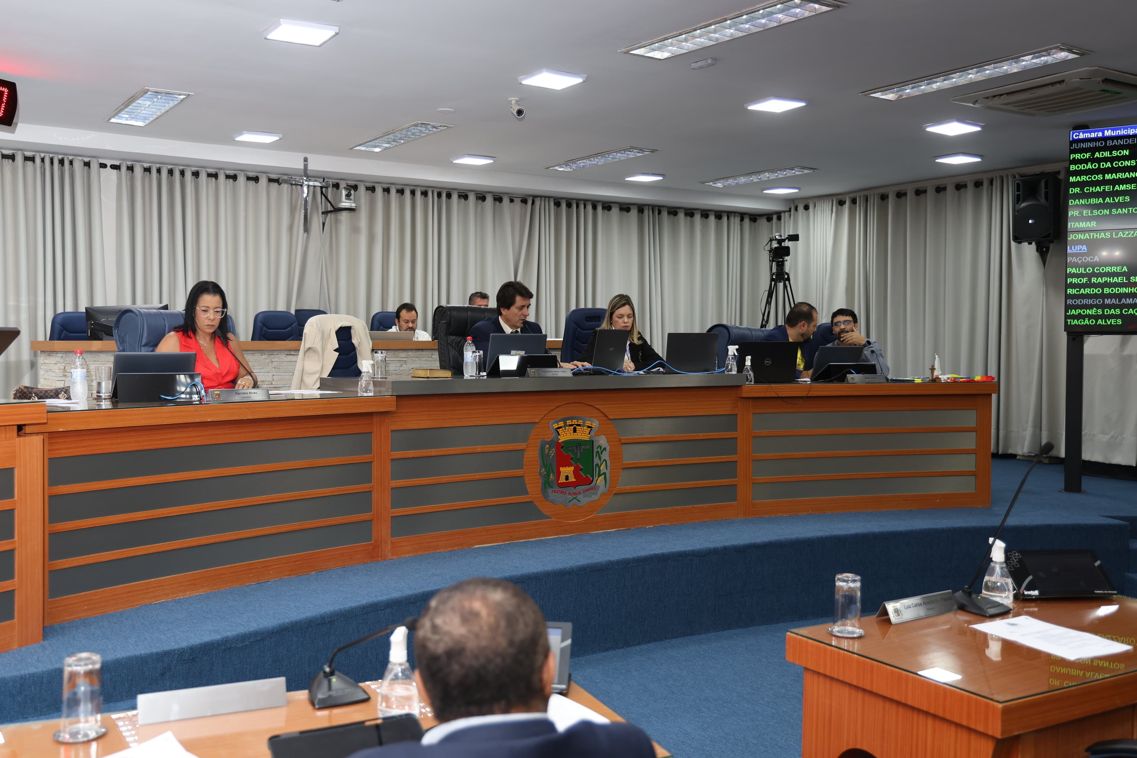 Câmara aprova Dia do Luto para vítimas de feminicídio e concessão de diplomas