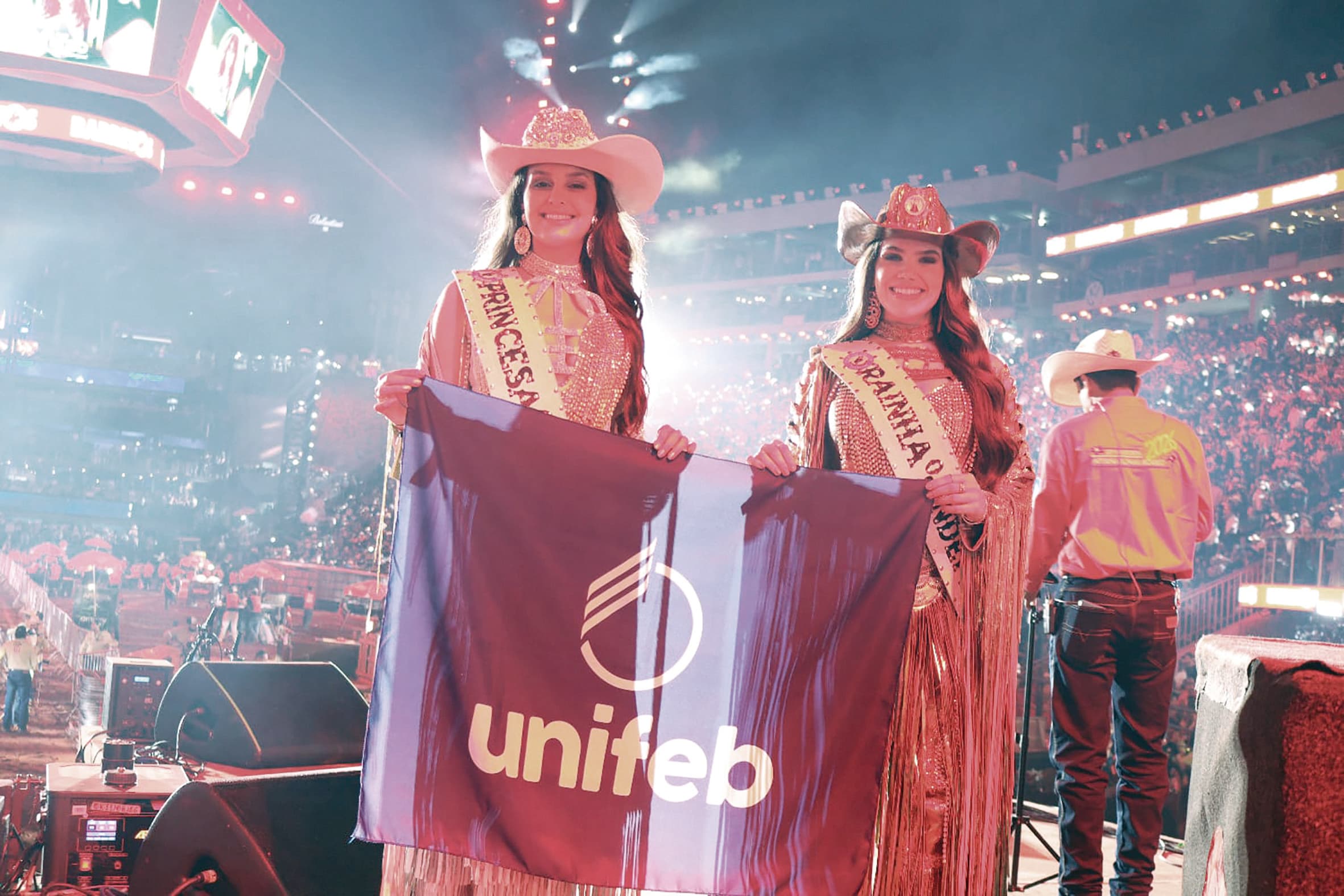 UNIFEB encerra participação na 71ª Festa do Peão de Barretos com lançamento do Vestibular 2027 na Arena de Rodeios