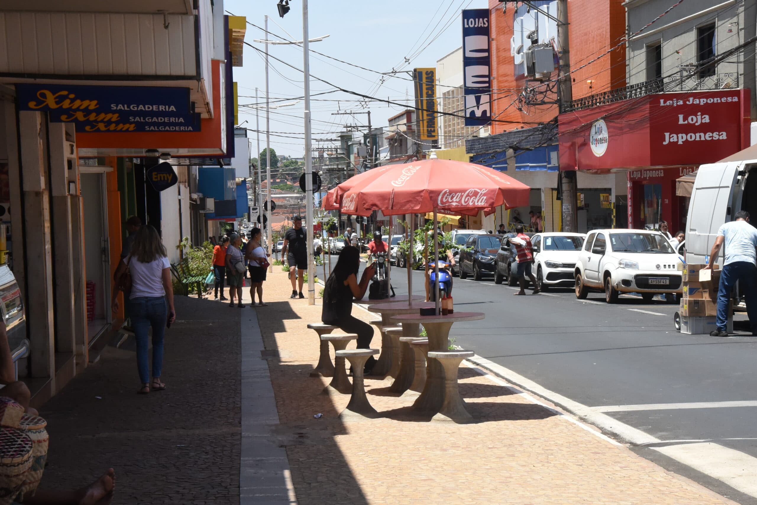 Comércio barretense abre nesta sexta-feira até as 22 horas