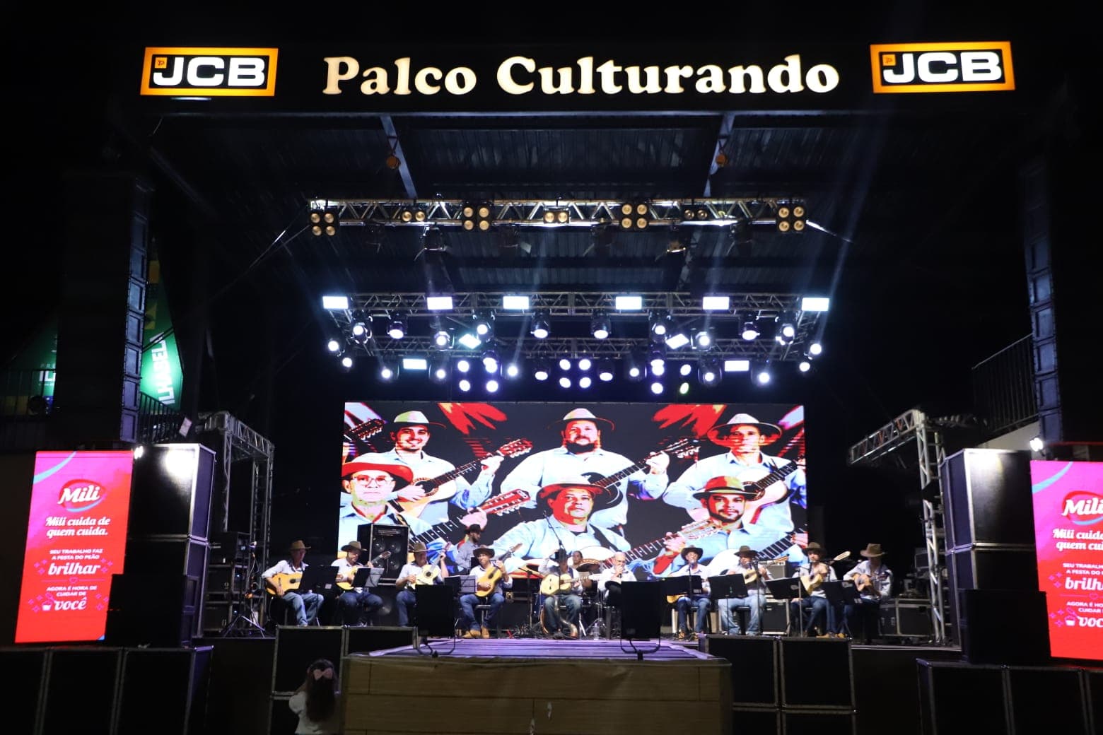Palco Culturando abre inscrições para apresentações na Festa 2027