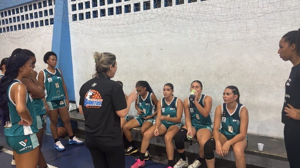 Basquete feminino vence quatro dos cinco jogos no ABC